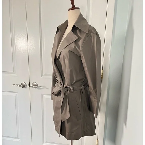Helo Bicalho cropped trench coat - Picture 9 of 12
